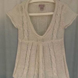 Off White knit winter shirt. Wear it w/jeans or leggings over long sleeve!